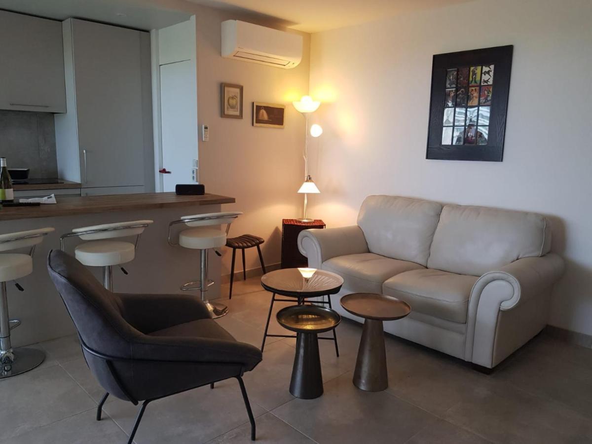 Apartment Superbe A En Roussilon Avec Vue Sur Et Montagne *